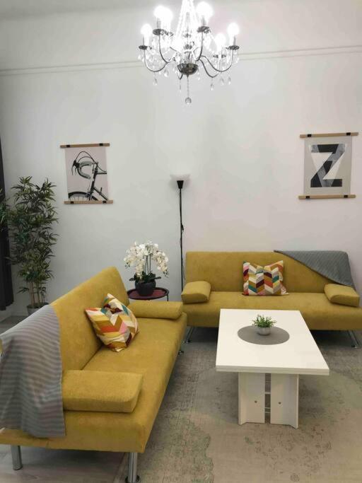 Perfect Location,Newly Decorated Modern, Large Place 60 M2, Really Quiet So You Can Have A Good Night Sleep, Ac, Netflix, Smart Tv, High-Speed Internet, World Famous New York Cafe Only 10 Minutes Walk Budapest Exterior foto