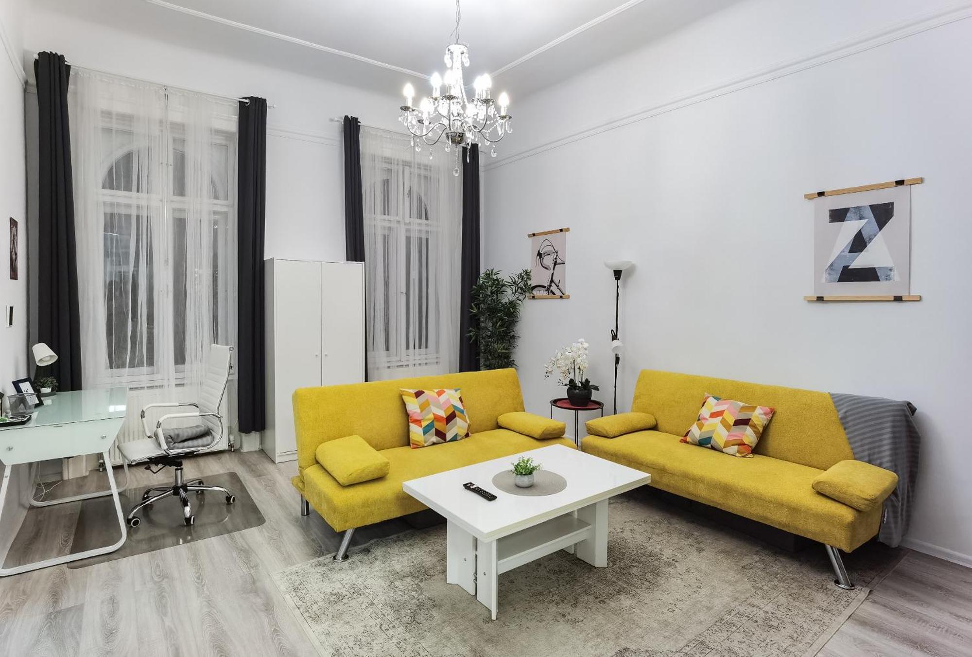 Perfect Location,Newly Decorated Modern, Large Place 60 M2, Really Quiet So You Can Have A Good Night Sleep, Ac, Netflix, Smart Tv, High-Speed Internet, World Famous New York Cafe Only 10 Minutes Walk Budapest Exterior foto