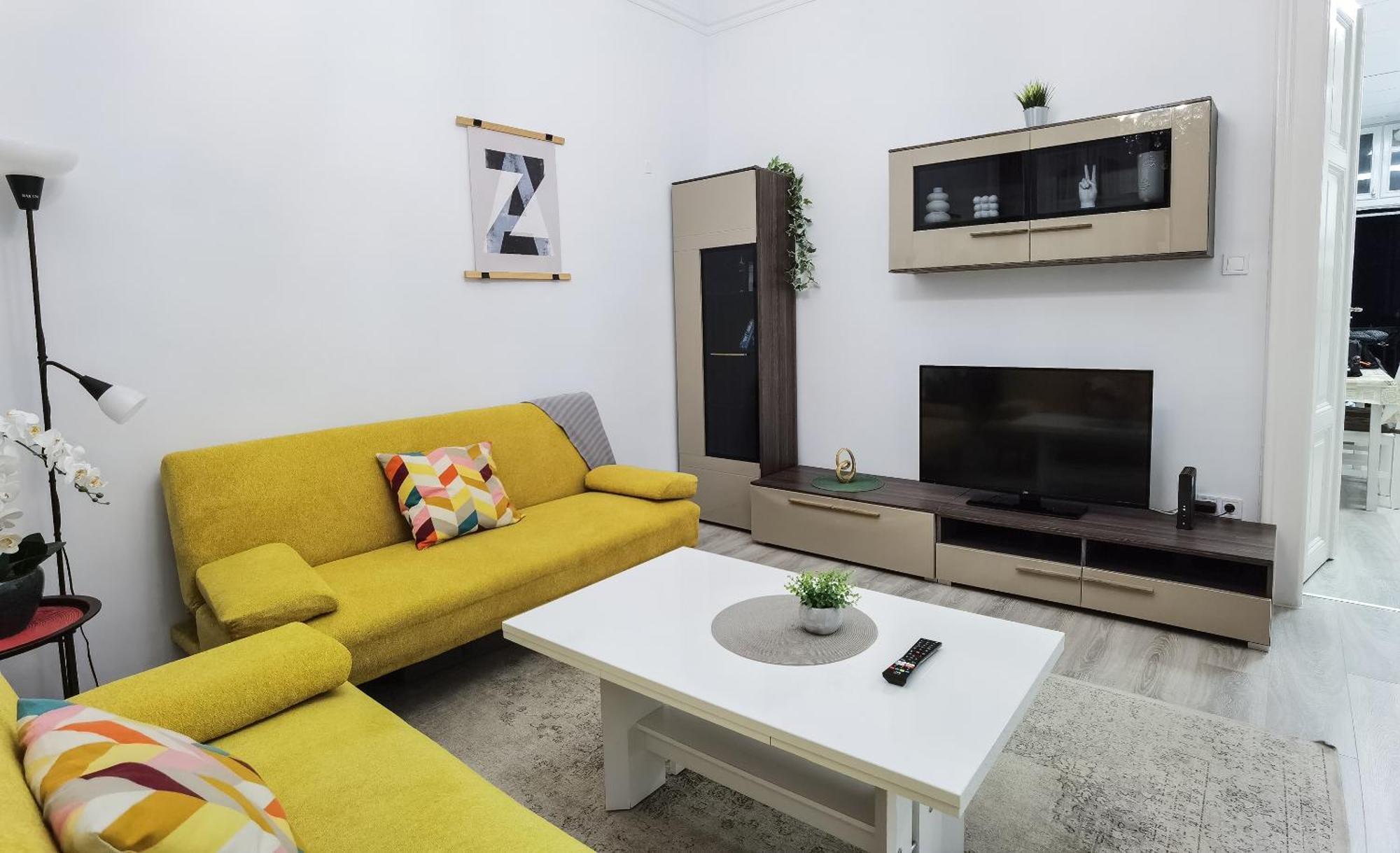 Perfect Location,Newly Decorated Modern, Large Place 60 M2, Really Quiet So You Can Have A Good Night Sleep, Ac, Netflix, Smart Tv, High-Speed Internet, World Famous New York Cafe Only 10 Minutes Walk Budapest Exterior foto