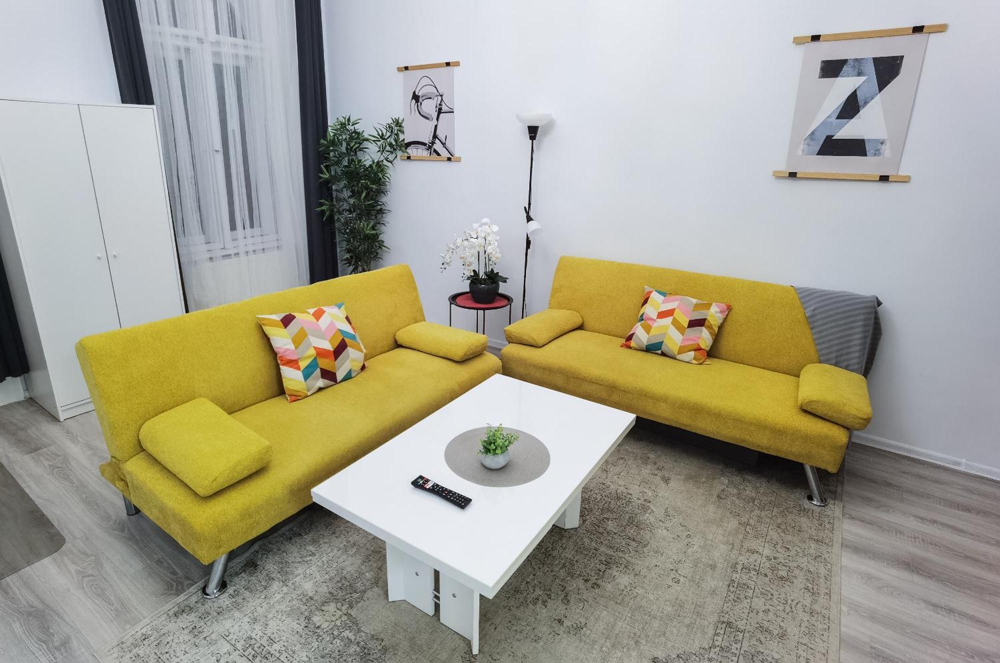 Perfect Location,Newly Decorated Modern, Large Place 60 M2, Really Quiet So You Can Have A Good Night Sleep, Ac, Netflix, Smart Tv, High-Speed Internet, World Famous New York Cafe Only 10 Minutes Walk Budapest Exterior foto